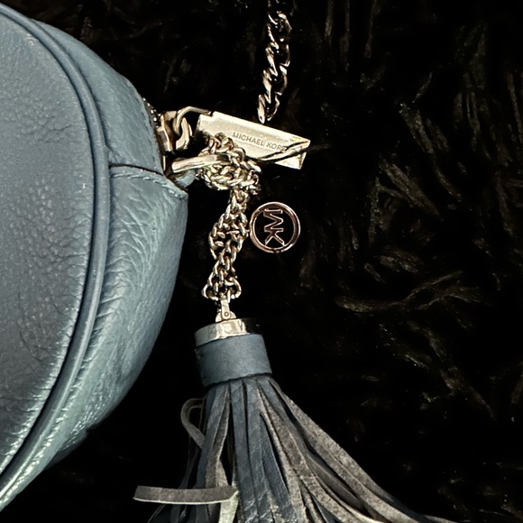 Micheal Kors Blue Leather Purse - Picture 5 of 12